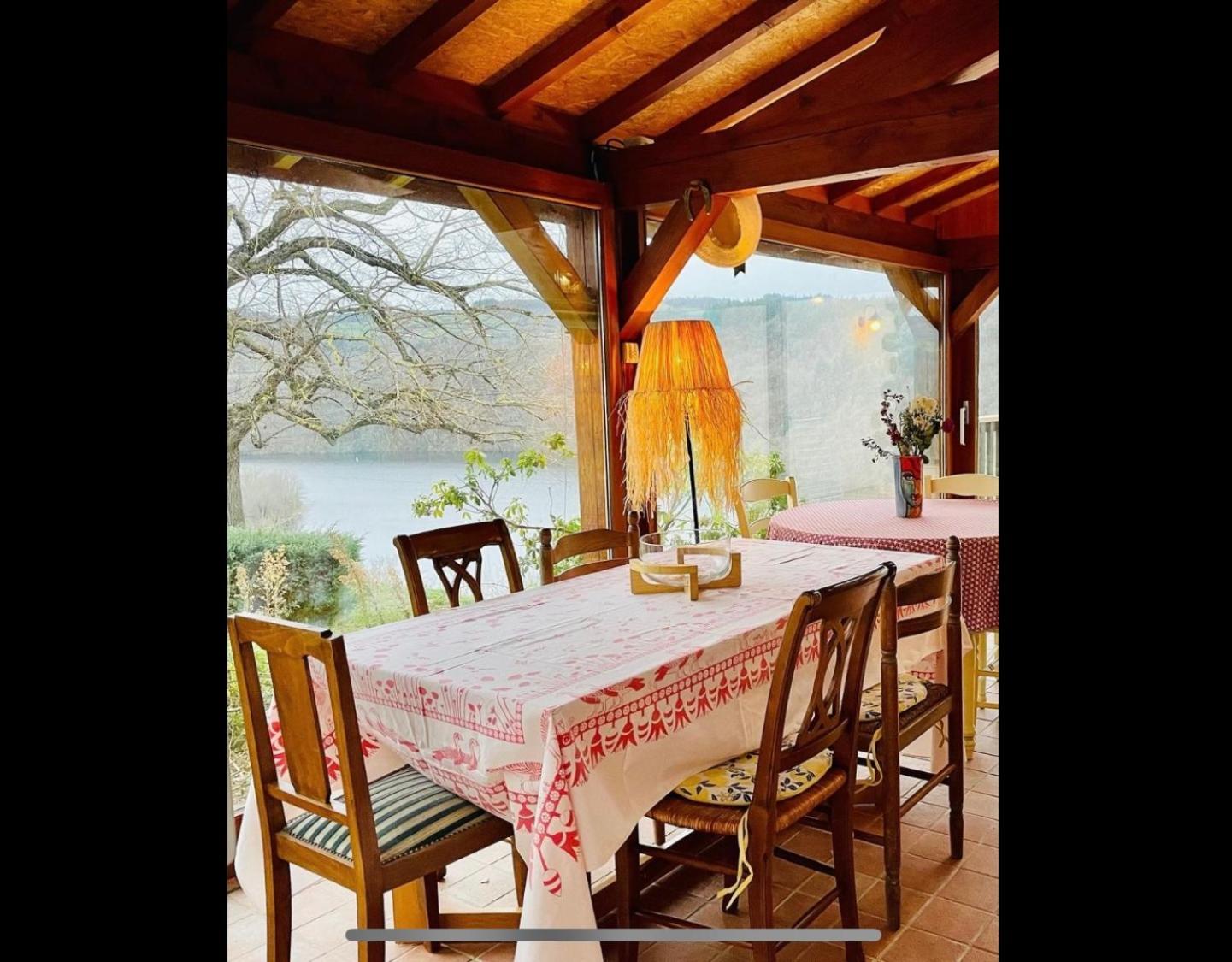 O Fil De L'Eau - Gite En Bord De Lac Saint-Jean-Saint-Maurice-sur-Loire Ngoại thất bức ảnh